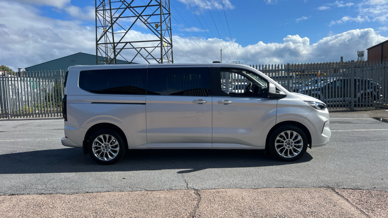 Ford Tourneo Custom 320 L2 Diesel Fwd 2.0 EcoBlue 136ps H1 Titanium 8 seater